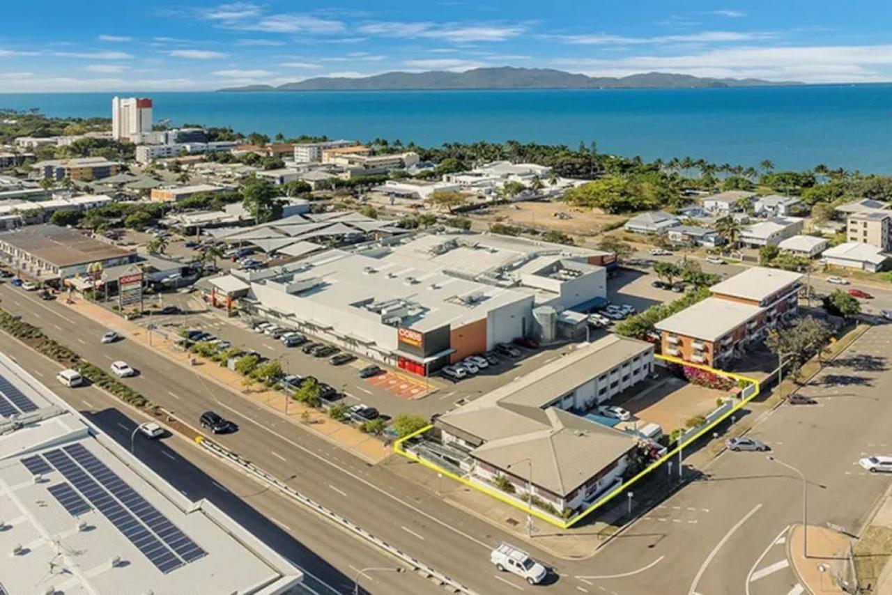 Seaside Lodge Hostel Townsville- Right Next To Coles, 2 Mins Walk To Strand & Cbd Exterior photo